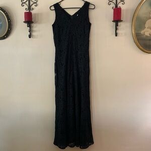Vintage Laura Ashely Black Lace Sleeveless V-neck Maxi Cocktail Dress Size 6